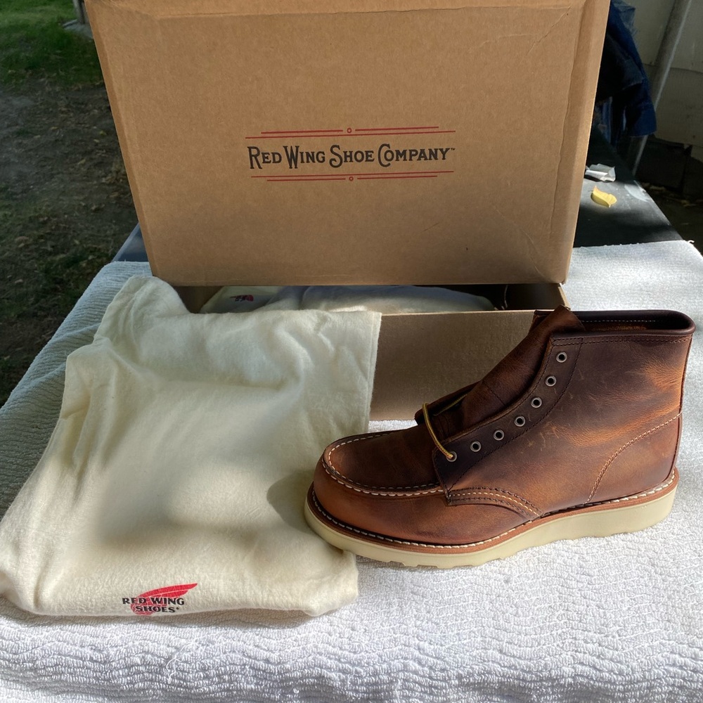 Red Wing Women’s 6 Inch Classic Moc Boots